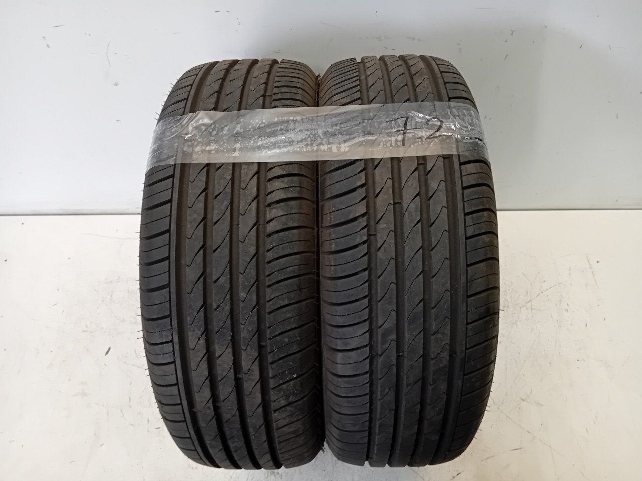 Bandenset 2 stuks Zomer 195 60 R15, Auto-onderdelen, Banden en Velgen, Onderdelen@venauto.nl, Van der Ven Autorecycling B.V., Gebruikt