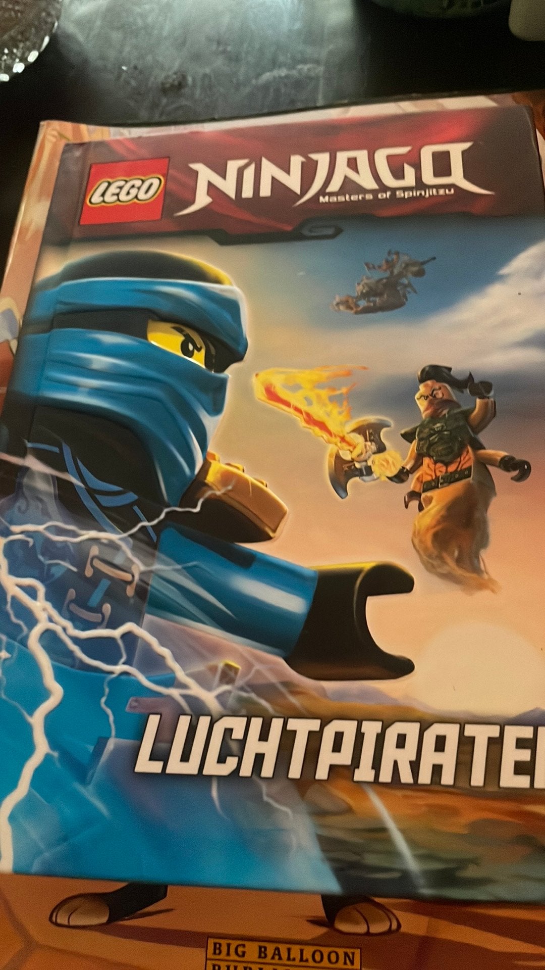 Boek ninjago luchtpiraten, Boeken, Ophalen of Verzenden, Gelezen