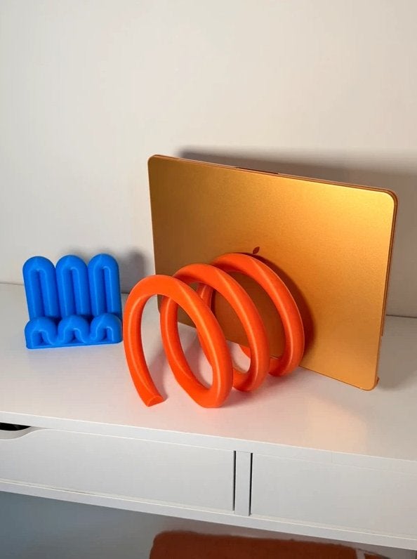 Support Design pour PC Portable & Livres – Toutes Couleurs, Neuf, Moderne, Multicolore, Plastique