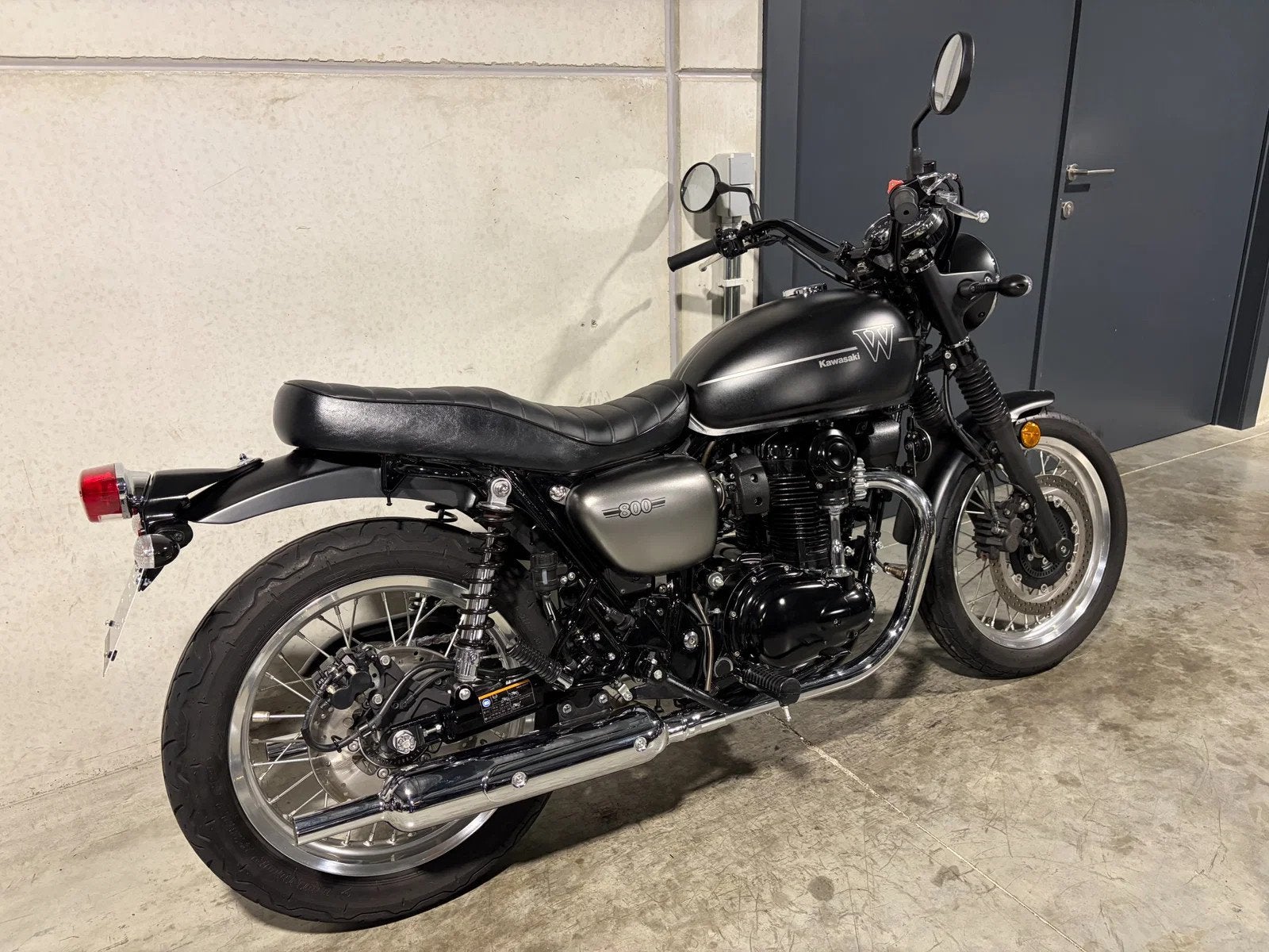 Kawasaki W800 Street in nieuwstaat (bj 2021), Motoren, Handgeschakeld, 12 t/m 35 kW, Gebruikt, Bedrijf