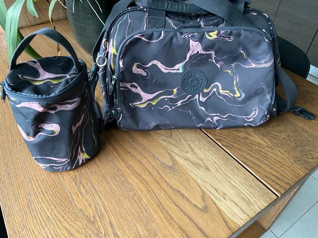 Sac à langer Kilpling avec sac isotherme et matelas., Enlèvement ou Envoi, Comme neuf, Sac d'épaule