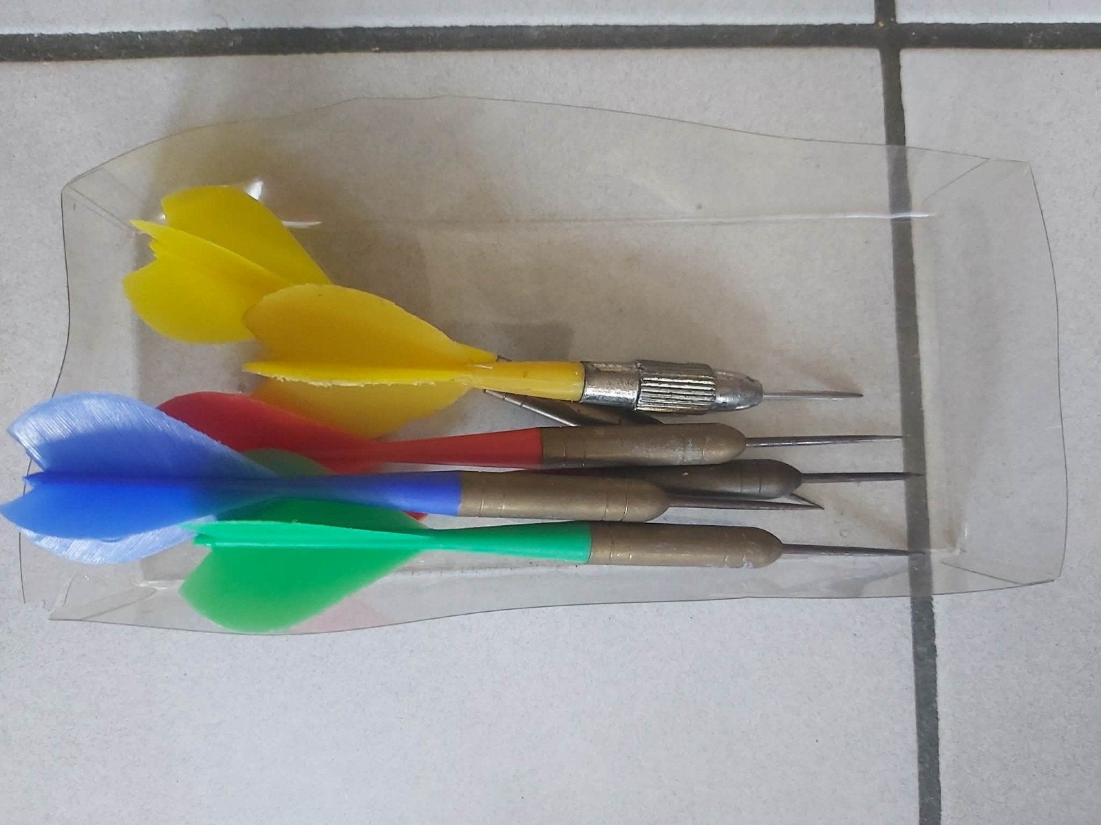 dartspijlen 6stuks vogelpikpijlen 5 euro, Ophalen
