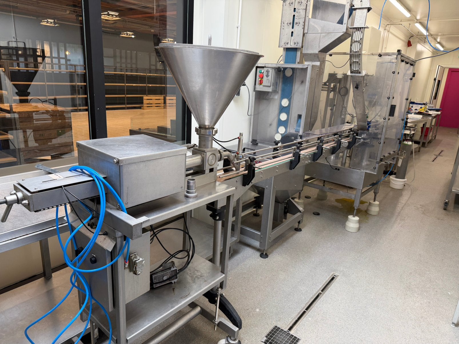 Afvulmachine voor potjes met deksels gebruik voor mayonaise, Zakelijke goederen, Ophalen
