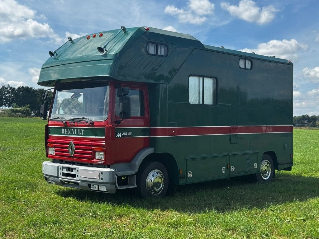 Renault Midliner 230 Motor/Horsebox LAMBOURN, Caravans en Kamperen, Overige merken, Buscamper of Camperbus, ABS, Vloeistofverwarming
