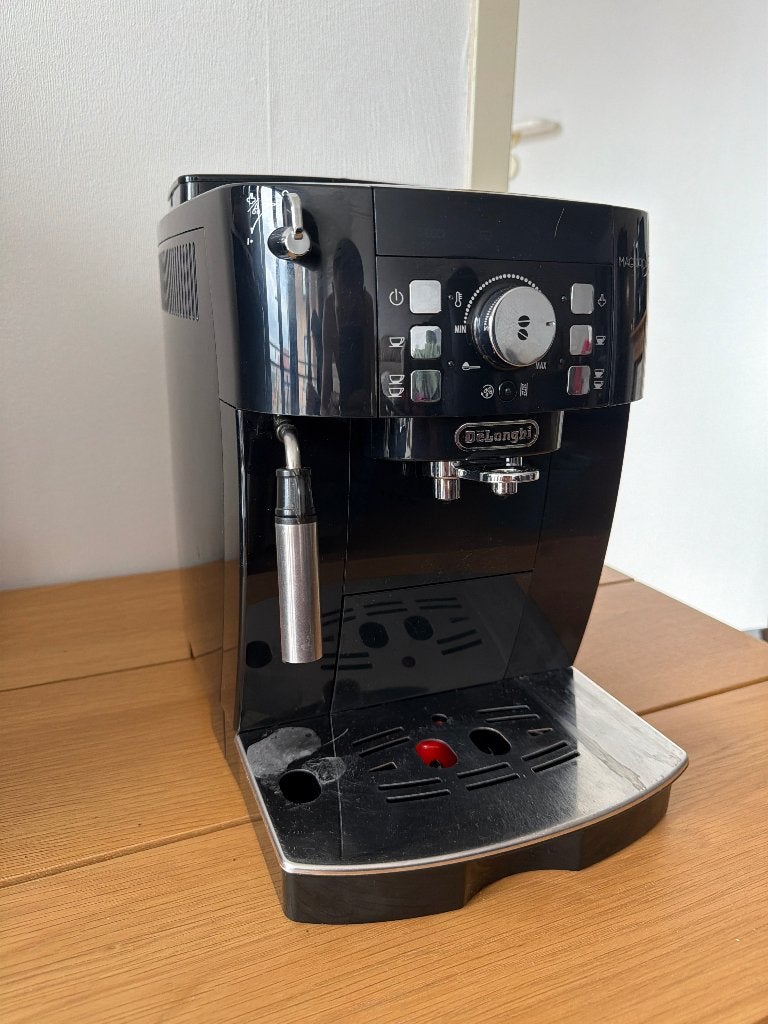 DeLonghi Magnifica S, Elektronische apparatuur, Koffiezetapparaten, Ophalen, Koffiemachine