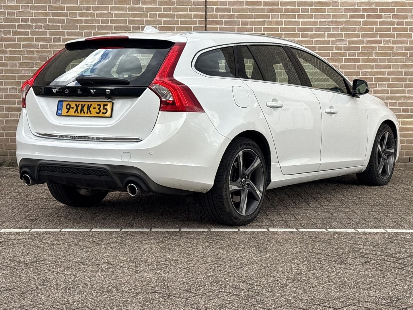 Volvo V60 2.4 D6 AWD Plug-In Hybrid R-Design | Schuifdak | L, Autos, Volvo, Achat, Hybride Électrique/Diesel, V60, Break