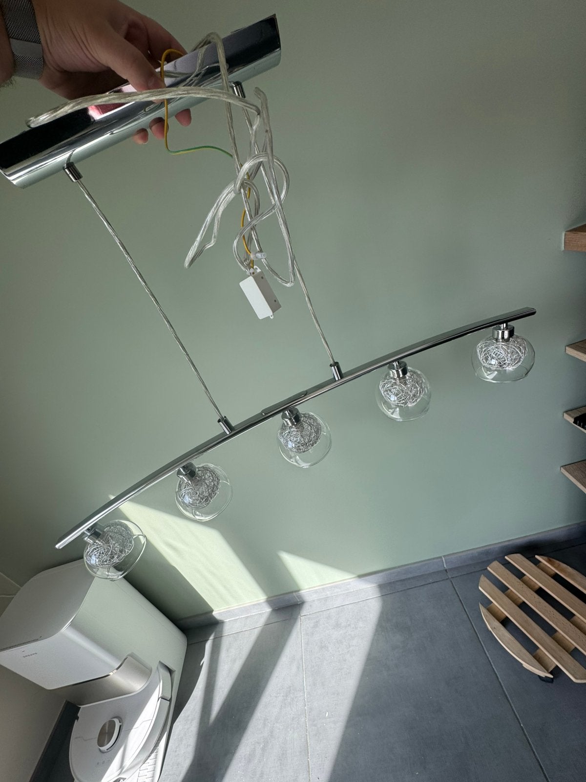 Lustre suspendu, Enlèvement, Comme neuf