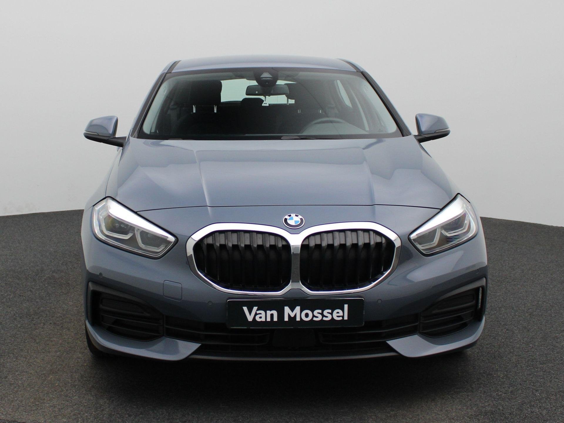 BMW 1 Serie Hatch 118iA (100 kW) (automatique), Autos, BMW, 100 kW, Argent ou Gris, Achat, 129 g/km