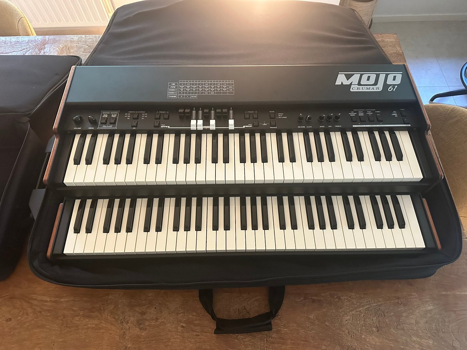 Crumar mojo 61 + lower manual + trolley bags + garantie, Muziek en Instrumenten, Keyboards, Ophalen, Zo goed als nieuw