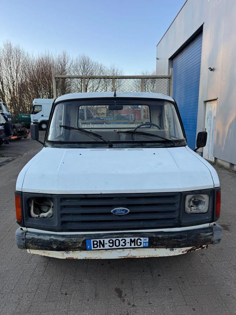 Ford Transit *KIPPER-BENNE* (bj 1983), Achterwielaandrijving, Gebruikt, Wit, Bedrijf
