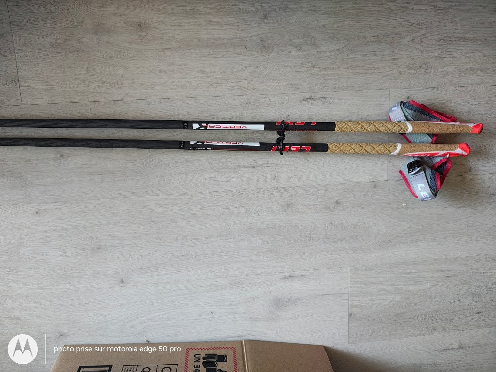 Batons maches nordique carbon Leki 115 cm neufs, Divers, Bâtons de marche, Enlèvement, Neuf