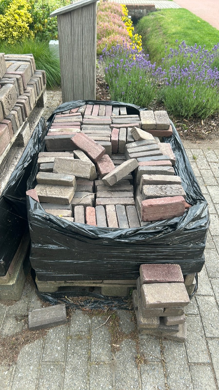 Donkere kleiklinkers +8m2 + halfjes, Tuin en Terras, Ophalen, Zo goed als nieuw