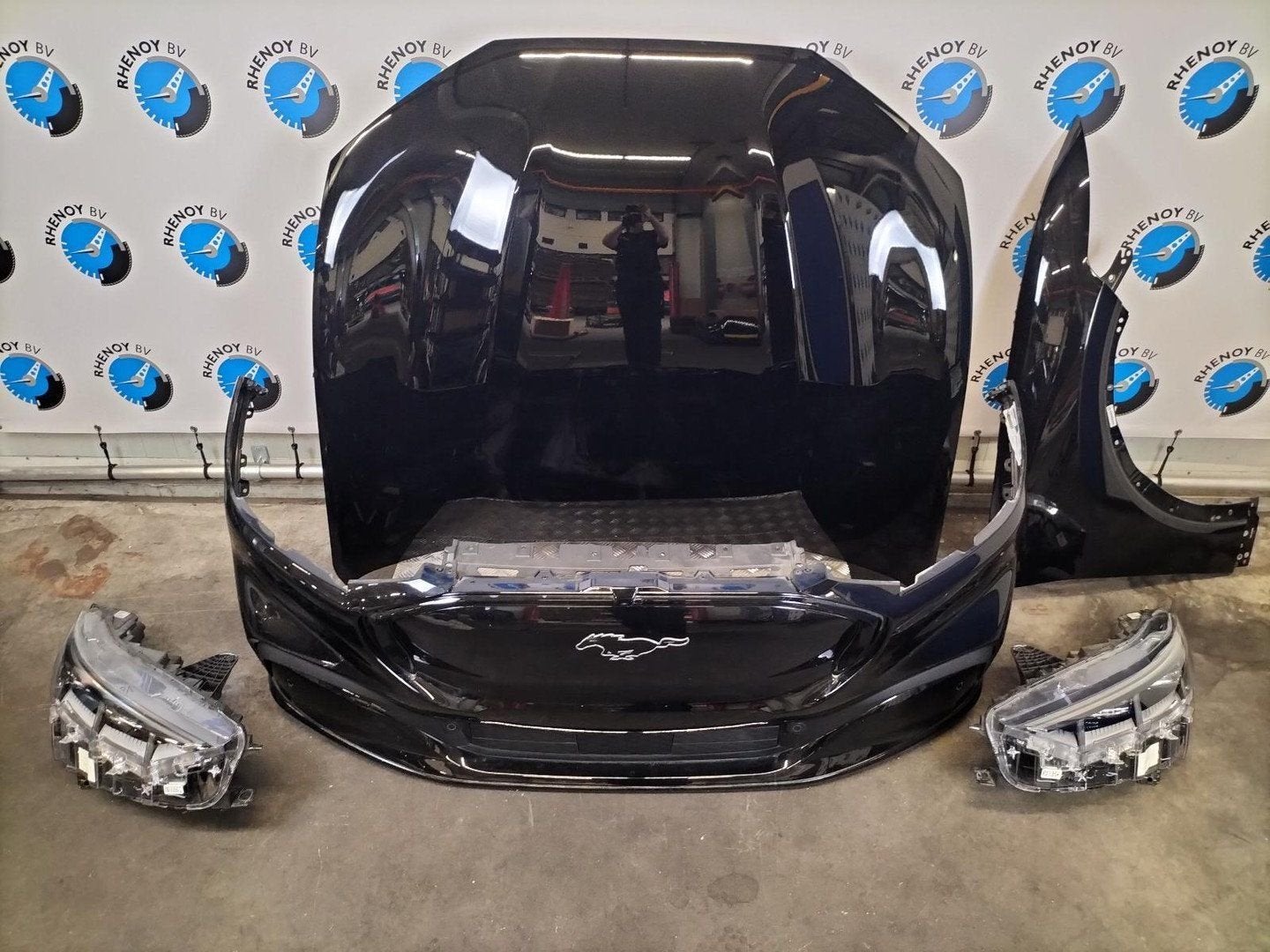 FORD MUSTANG SUV PREMIUM AWD VOORKOP COMPLEET 2022, Ophalen of Verzenden, Gebruikt, ARN erkend