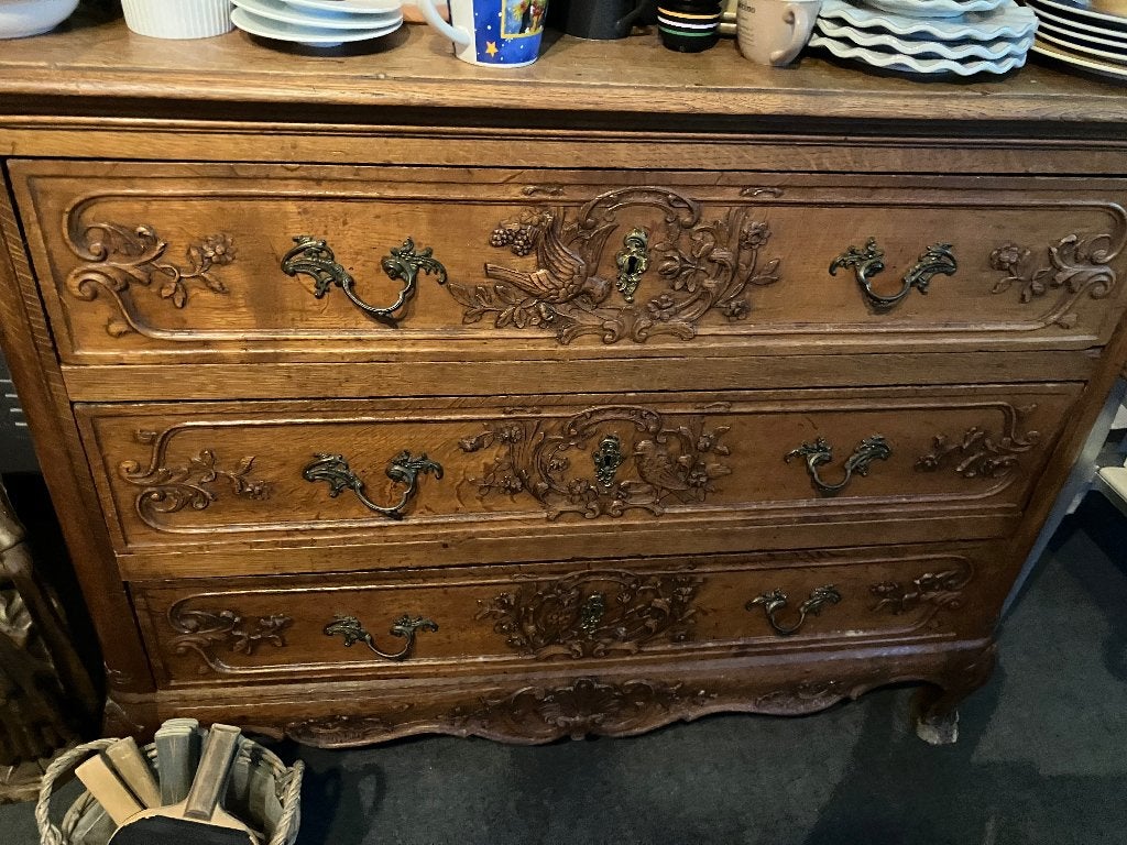 Magnifique commode ancienne en chêne sculpté, Style Louis XV, Ophalen