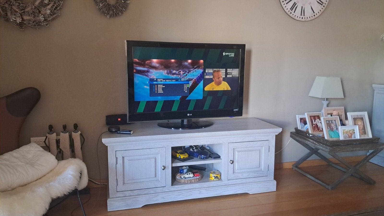 TV meubel met TV LG, Huis en Inrichting, Ophalen