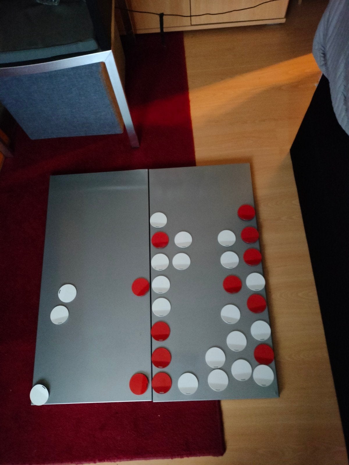 2 magneetborden met toffe ronde oranje en witte magneten, Ophalen