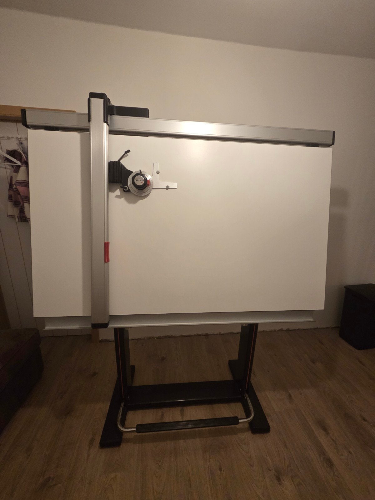 Tekentafel, Ophalen, Zo goed als nieuw
