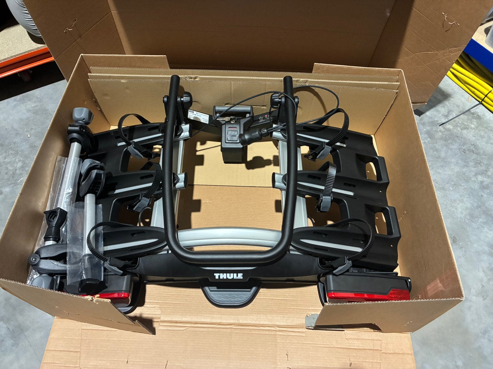 Thule velocompact FIX 4 BIKE (NIEUW), Ophalen, 3 fietsen of meer, Nieuw, Brede banden