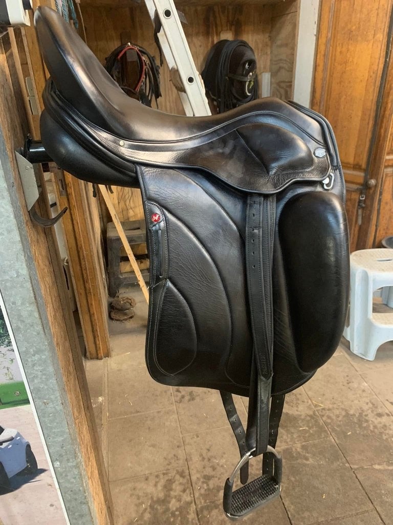 Dressuurzadel Albion Revelation, Ophalen, L (17.5 inch), Gebruikt, Dressuur