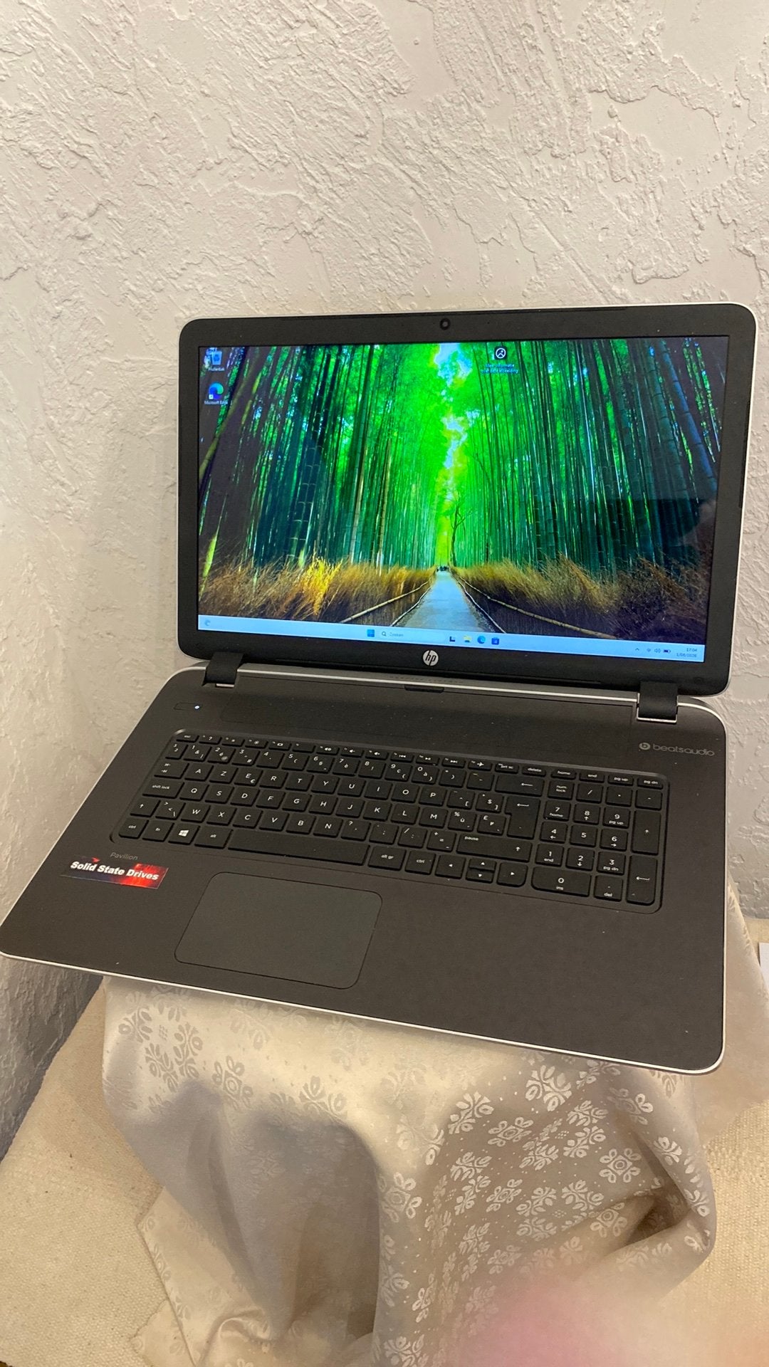 Laptop hp 17 inch intel ssd, Computers en Software, Ophalen of Verzenden, Zo goed als nieuw, SSD