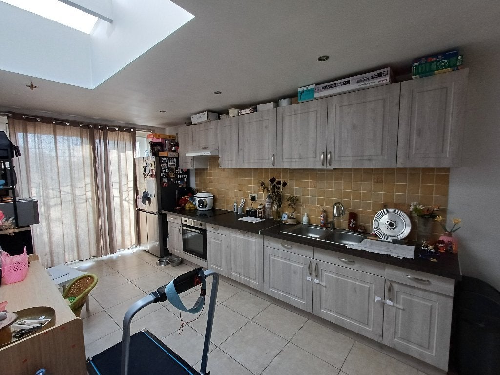 Gerenoveerd huis in Herseaux met 3 slpkmrs, terras en tuin, Provincie Henegouwen, 20923 kWh/jaar, Mouscron, Tot 200 m²