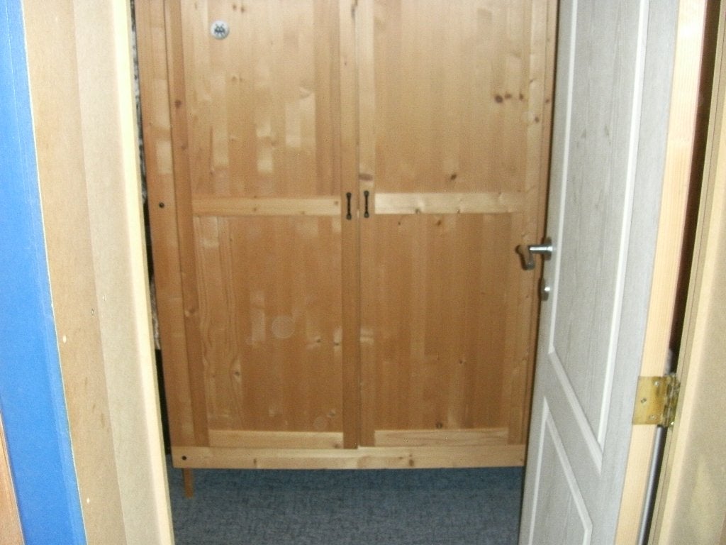 garde robe, Maison & Meubles, Enlèvement, Comme neuf, Pin, Avec porte(s)