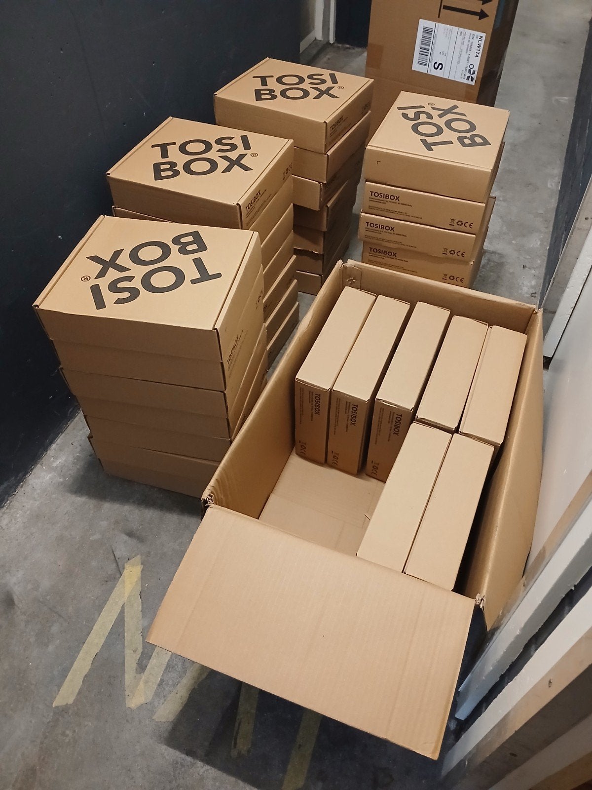 Routeur VPN industriel 35x Tosibox 350 - Tout neuf (À propos, Enlèvement ou Envoi, Neuf, Routeur, Tosibox