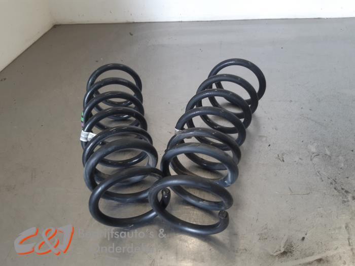 Ressort de suspension avant d'un Peugeot Partner, -, 3 mois de garantie, Utilisé, -