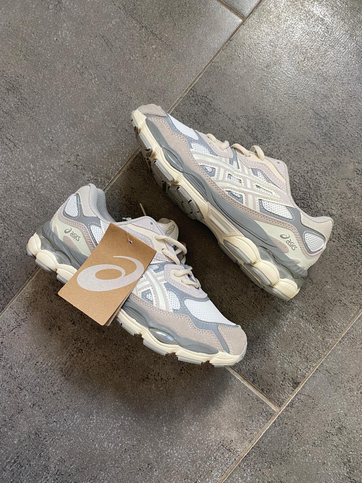 Espadrilles ASICS - taille 39 (24,5 cm), Vêtements | Femmes, Enlèvement, Neuf, Gris, Sneakers et Baskets