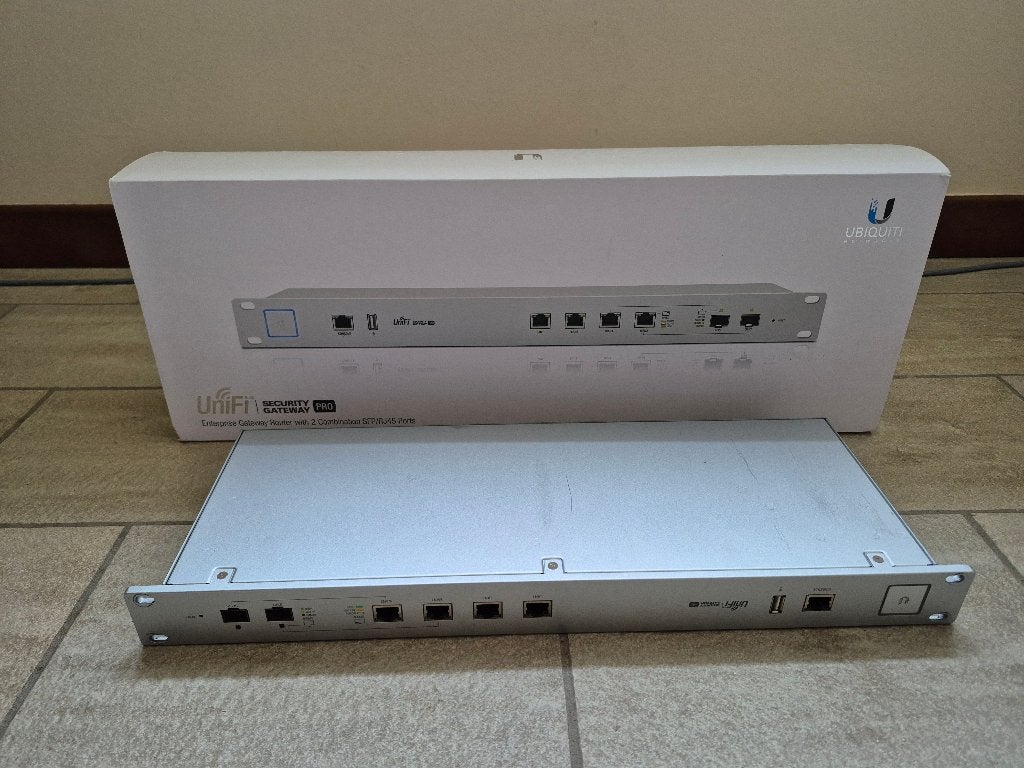 Ubiquiti UniFi Security Gateway Pro (USG-PRO-4), Enlèvement ou Envoi, Utilisé