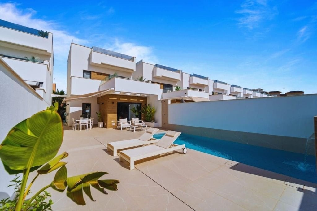 Villa moderne avec piscine à Los Montesinos, Maison d'habitation, 135 m², Los Montesinos, 3 pièces