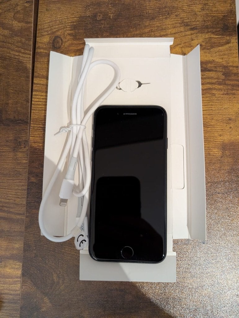 Refurbished iPhone SE 2022 64GB Zwart (Zo goed als nieuw), Telecommunicatie, Mobiele telefoons | Apple iPhone, Ophalen, Zwart