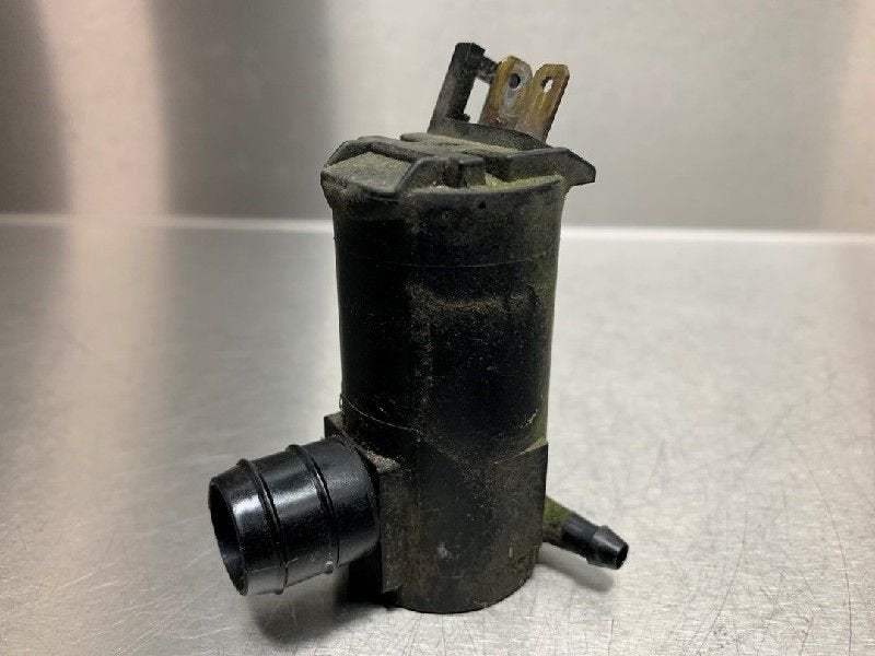 RUITENSPROEIERPOMP VOOR MPV (LW19 / 69) (|8603101200|), Gebruikt, Dhr. M. Roggen, Mazda, Marinus@Japoto.nl