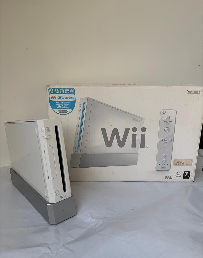 Nintendo Wii Blanche Avec boîte d'origine sans manette, Consoles de jeu & Jeux vidéo, Envoi, Utilisé, Sans contrôleur