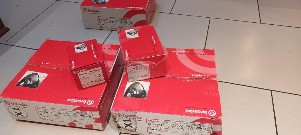 4 Remschijven en remblokken brembo, Auto-onderdelen, Ophalen, Nieuw, Renault