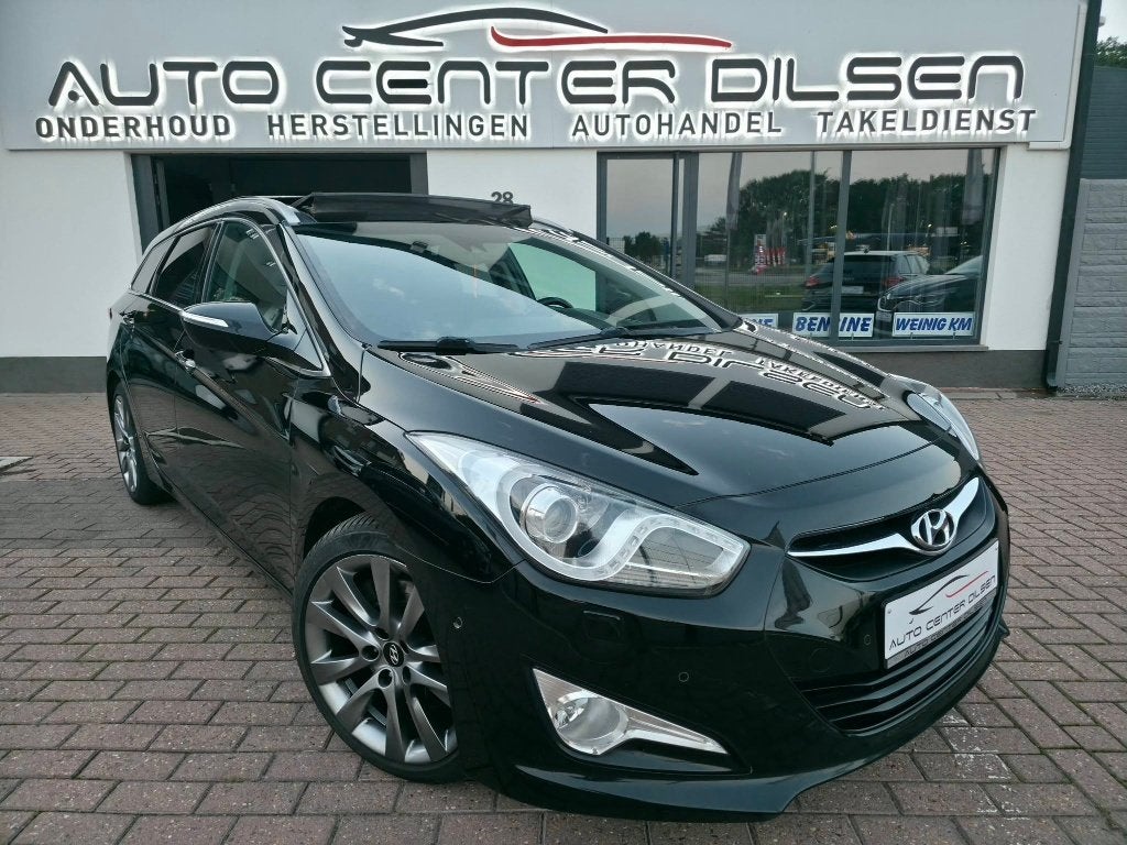 Hyundai I40 SW 1.7 CRDi PANO|XENON|LEDER|FULL, Auto's, Euro 5, 4 cilinders, Zwart, Leder