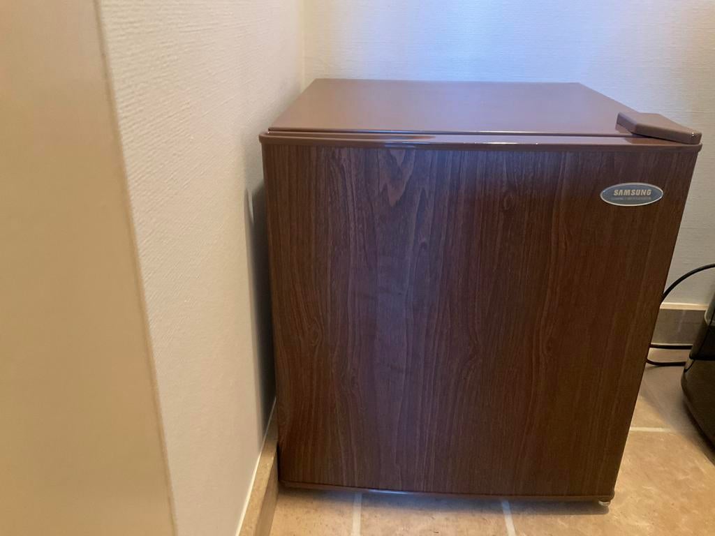 Petit réfrigérateur de table, Electroménager, Réfrigérateurs & Frigos, Avec compartiment congélateur, Enlèvement, Utilisé, 45 à 60 cm