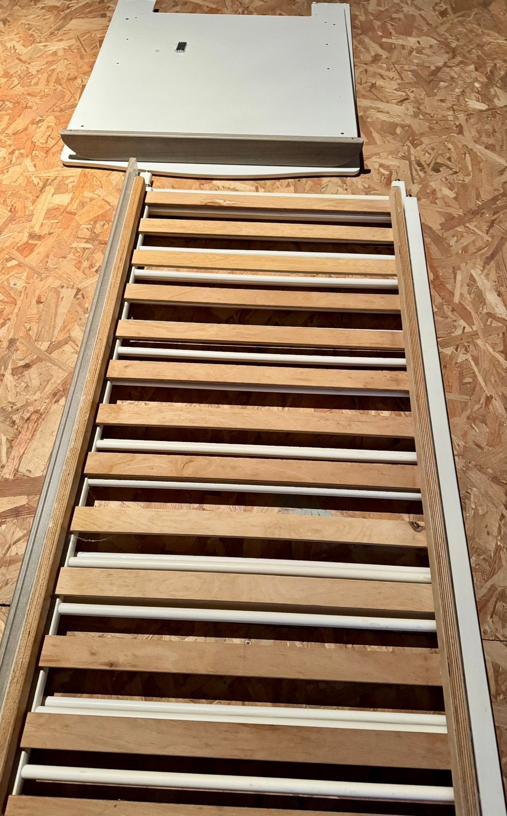 Kinderbed, Kinderen en Baby's, Kinderkamer | Bedden, Ophalen, Gebruikt, Minder dan 140 cm, Minder dan 70 cm