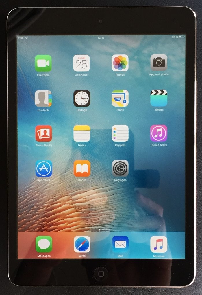 Ipad mini 1 onberispelijke kabel en oplader inbegrepen 20€, Computers en Software, Apple iPads, Zo goed als nieuw, Apple iPad