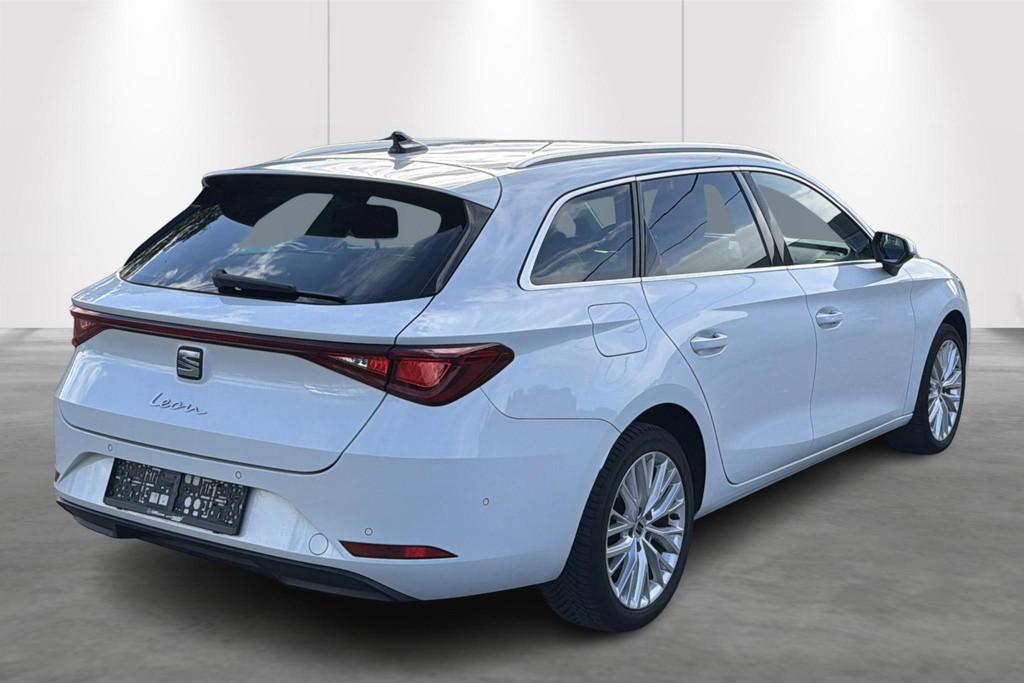 SEAT Leon Sportstourer 1.5-DSG Aut-Carplay-Gps-Airco-MHEV-Se, Auto's, Seat, Stof, Gebruikt, 110 kW, 700 kg