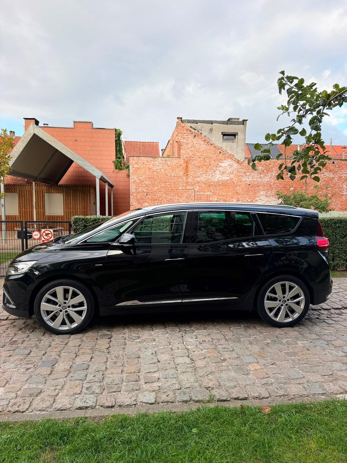 Renault Grand Scenic Limited, Autos, Achat, Boîte manuelle, Particulier, Essence