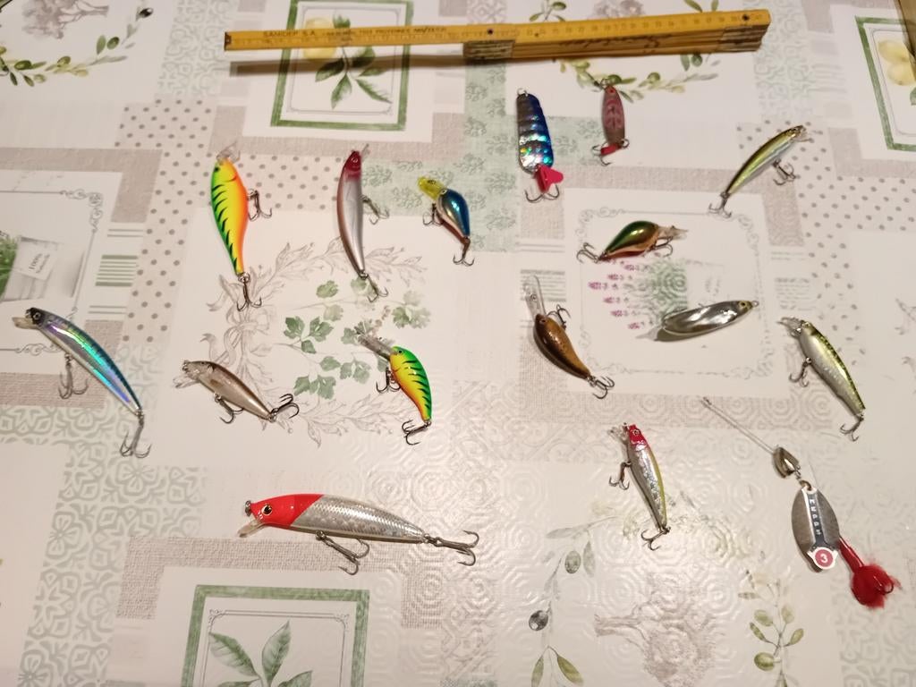 Set van 16 hard kunstaas + doos, Ophalen