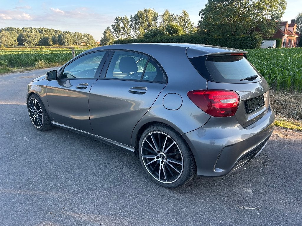 Mercedes-benz A180 2017 euro 6 - airco - sportvelgen, Autos, Euro 6, Entreprise, Noir, 5 portes