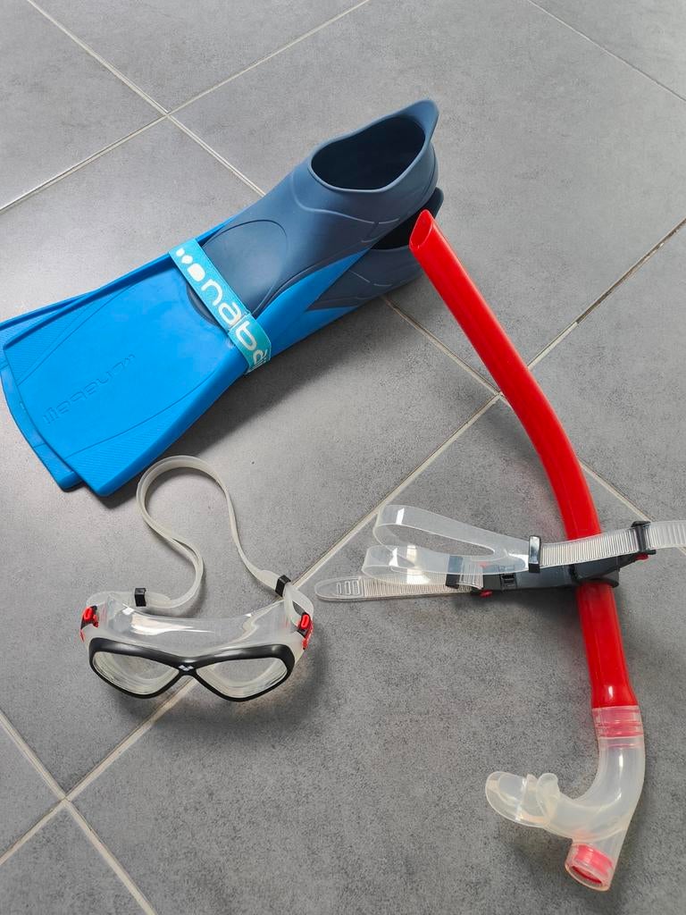 Zwemvinnen, snorkel en duikbril, Enlèvement