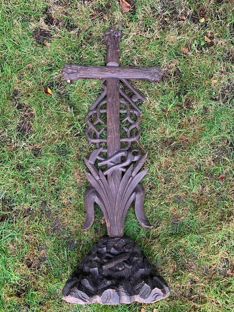 gesneden houten kruis, Antiek en Kunst, Antiek | Religieuze voorwerpen, Ophalen of Verzenden