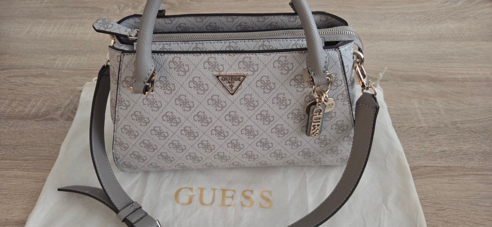 Handtas GUESS, Handtassen en Accessoires, Tassen | Damestassen, Ophalen, Handtas