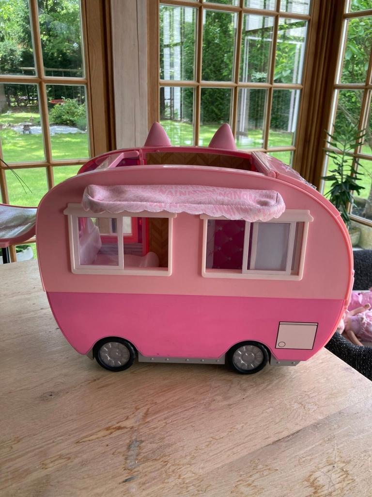 Camping-car Barbie, Enlèvement