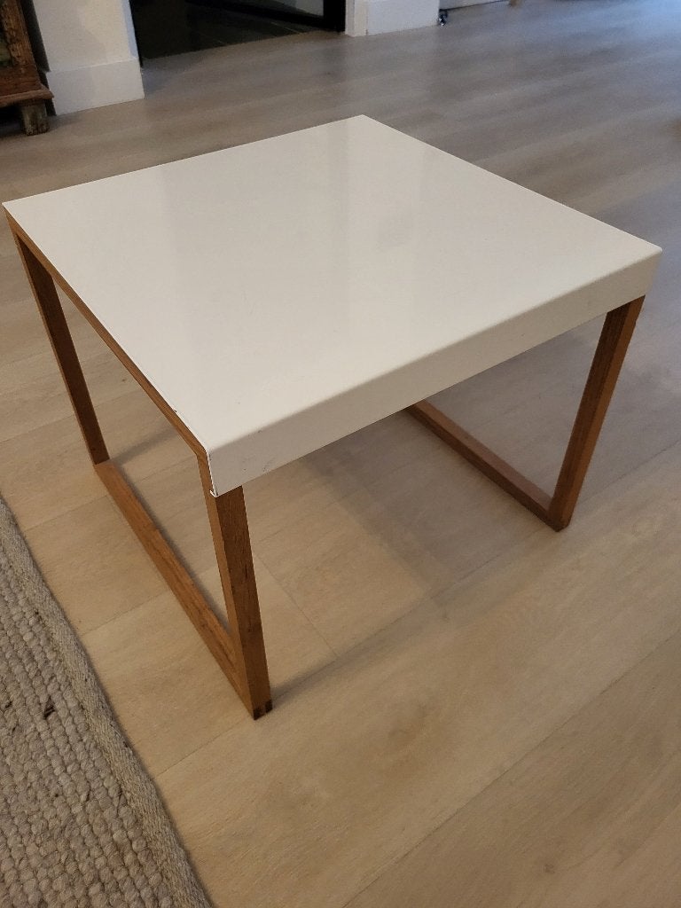 Bijzettafeltje, Huis en Inrichting, Tafels | Bijzettafels, Ophalen, Minder dan 55 cm, Gebruikt, Vierkant