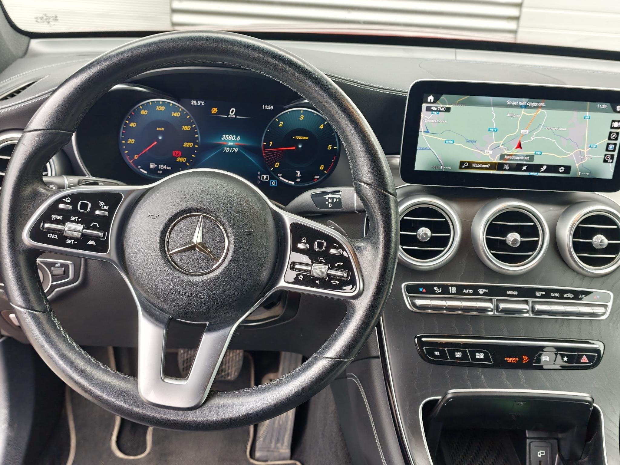 Mercedes-Benz GLC-Klasse 200 D 4MATIC SUV Luxuury Line | Ver, Automaat, https://public.car-pass.be/vhr/ba50437e-343b-4431-8263-0c094b1b0e9a