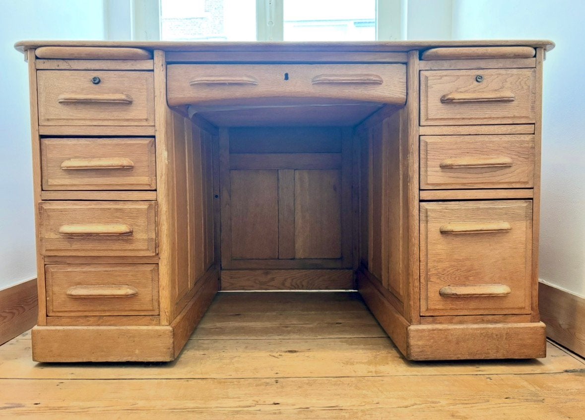 Bureau entièrement en chêne, années 1930, Enlèvement